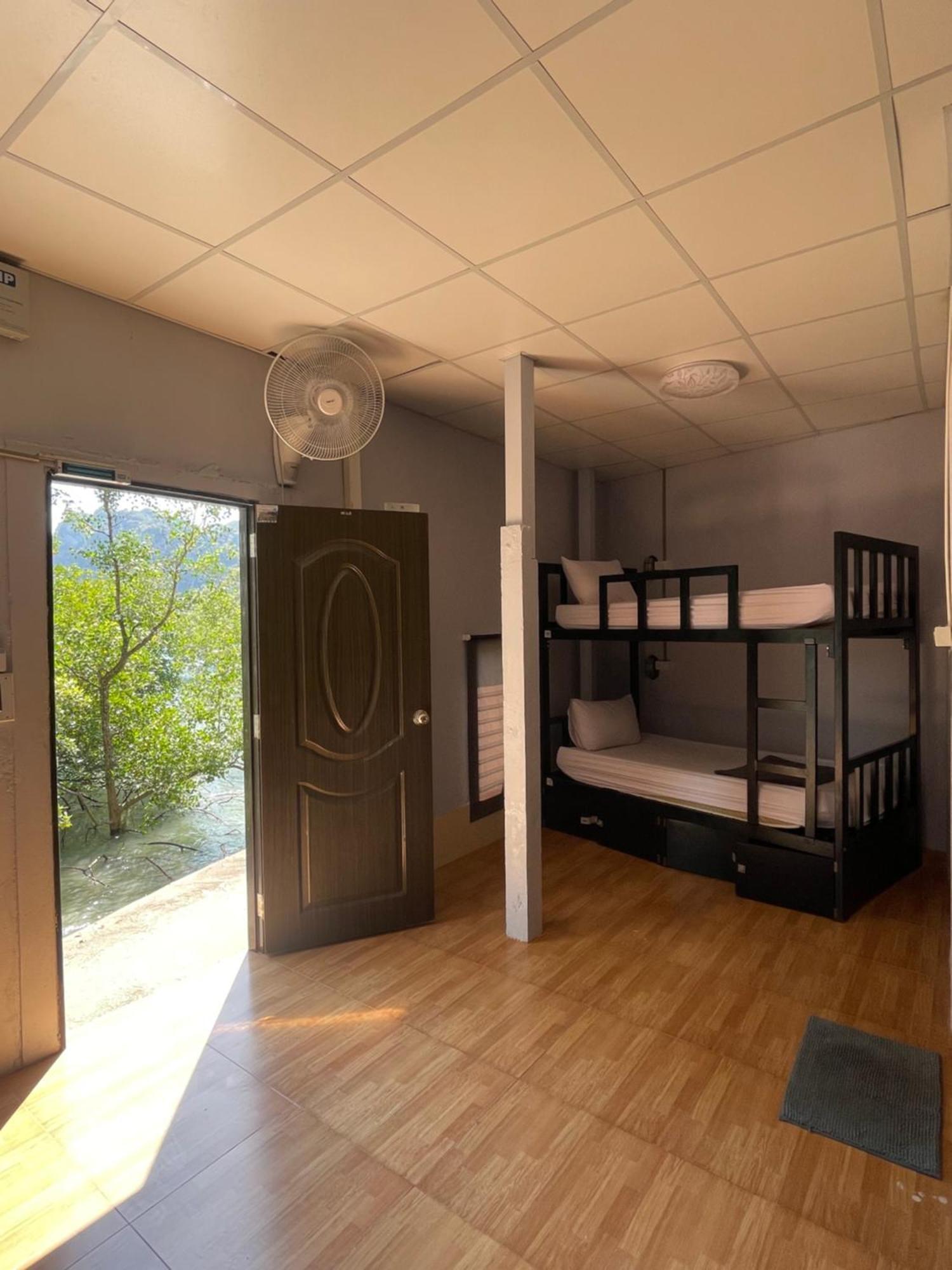 ריילי ביץ' Social Quarters Blanco - Youth Hostel 18 To 35 Only מראה חיצוני תמונה